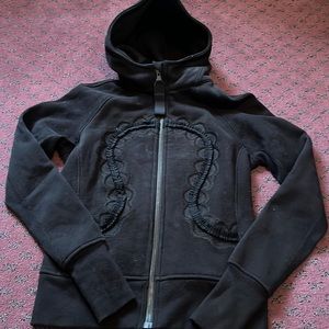 Lululemon Black Zip Up sweatshirt with hood size 6